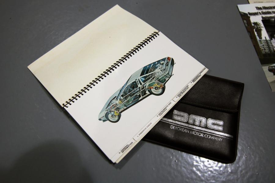  DeLorean DMC-12 in Black 1981 года  (фото 194 из 207)
